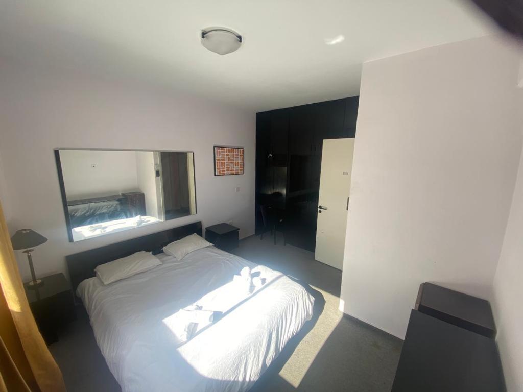 Private Room In A Shared Flat At Best Location Limassol Exterior photo